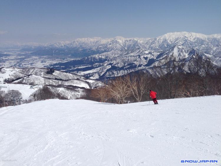 GALA Yuzawa photos | April 2014 | Japan ski photos | Yuzawa Town ...